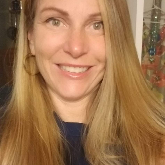 Meet your Posher, Sandra - Picture 1 of 1